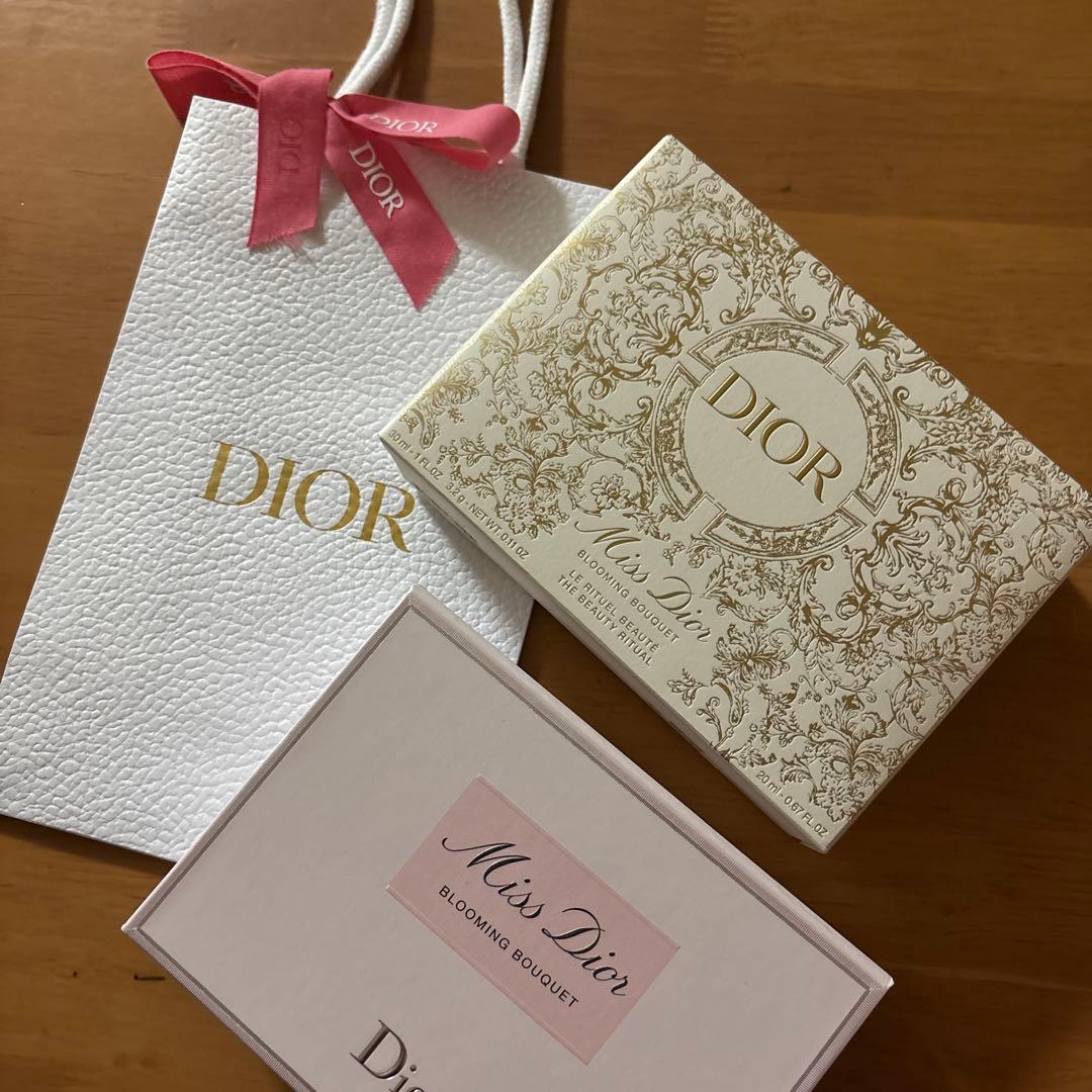 Dior Miss Dior Blooming Bouquet ギフトボックス