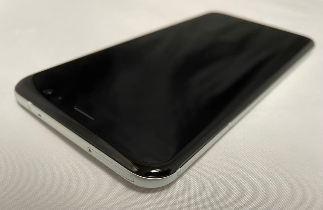 【美品】HTC U11(601HT) 白　SIMロック解除済み　「ケースおまけ」