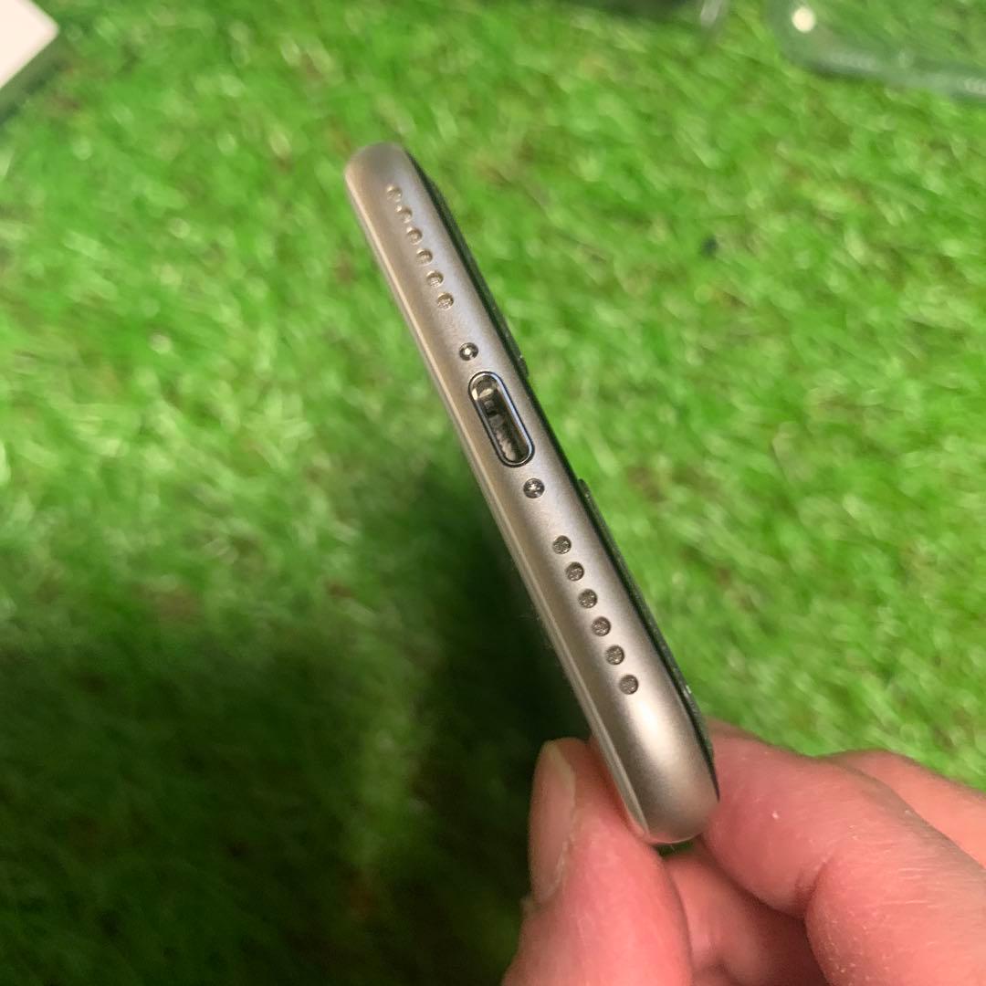 iPhoneSE 第3世代 64GB スマホ
