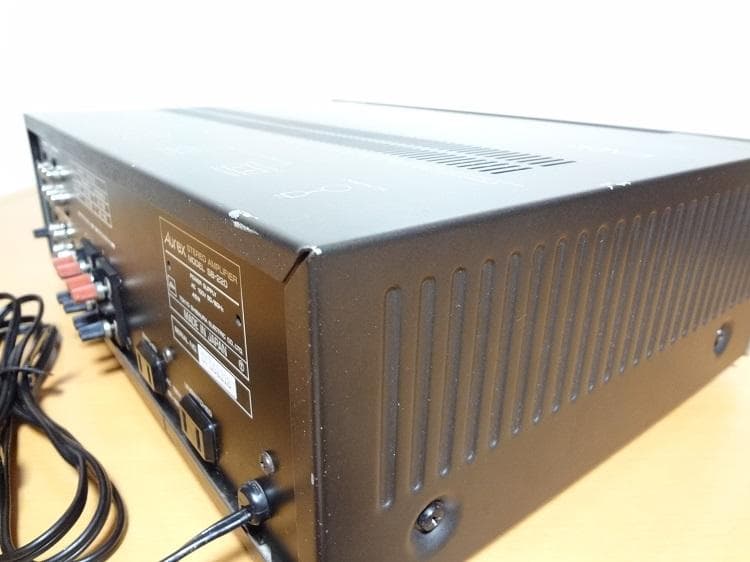 美品 Aurex SB-220 プリメインアンプ 1976年 全体的に綺麗な品
