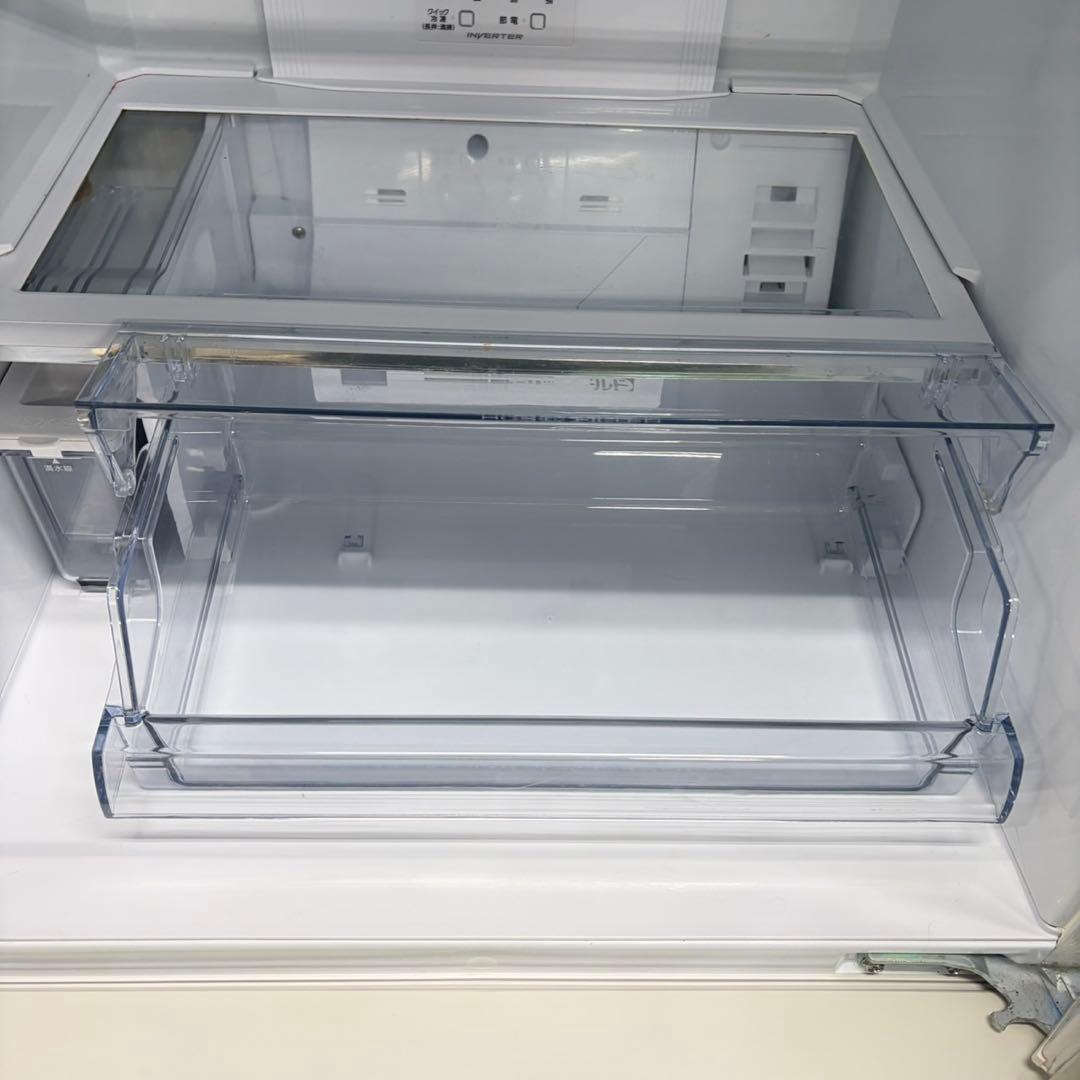 823 自動製氷搭載　中型冷蔵庫　200L〜300L 小型　一人暮らし　右開き