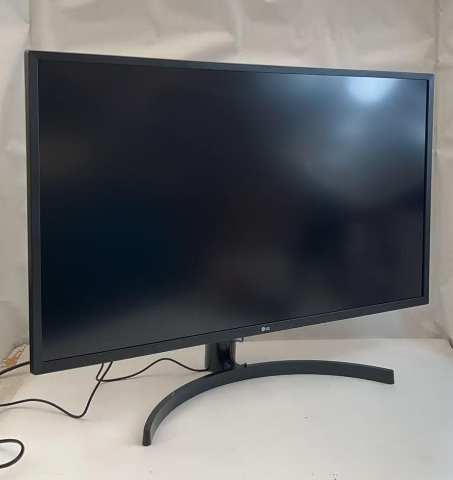 LG 31.5インチ　4Kモニター　32UK550
