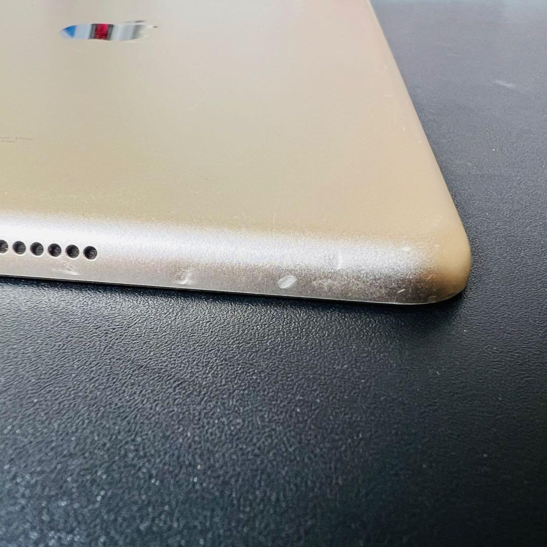 は*じ様 Apple iPad(第5世代) ゴールド 本体