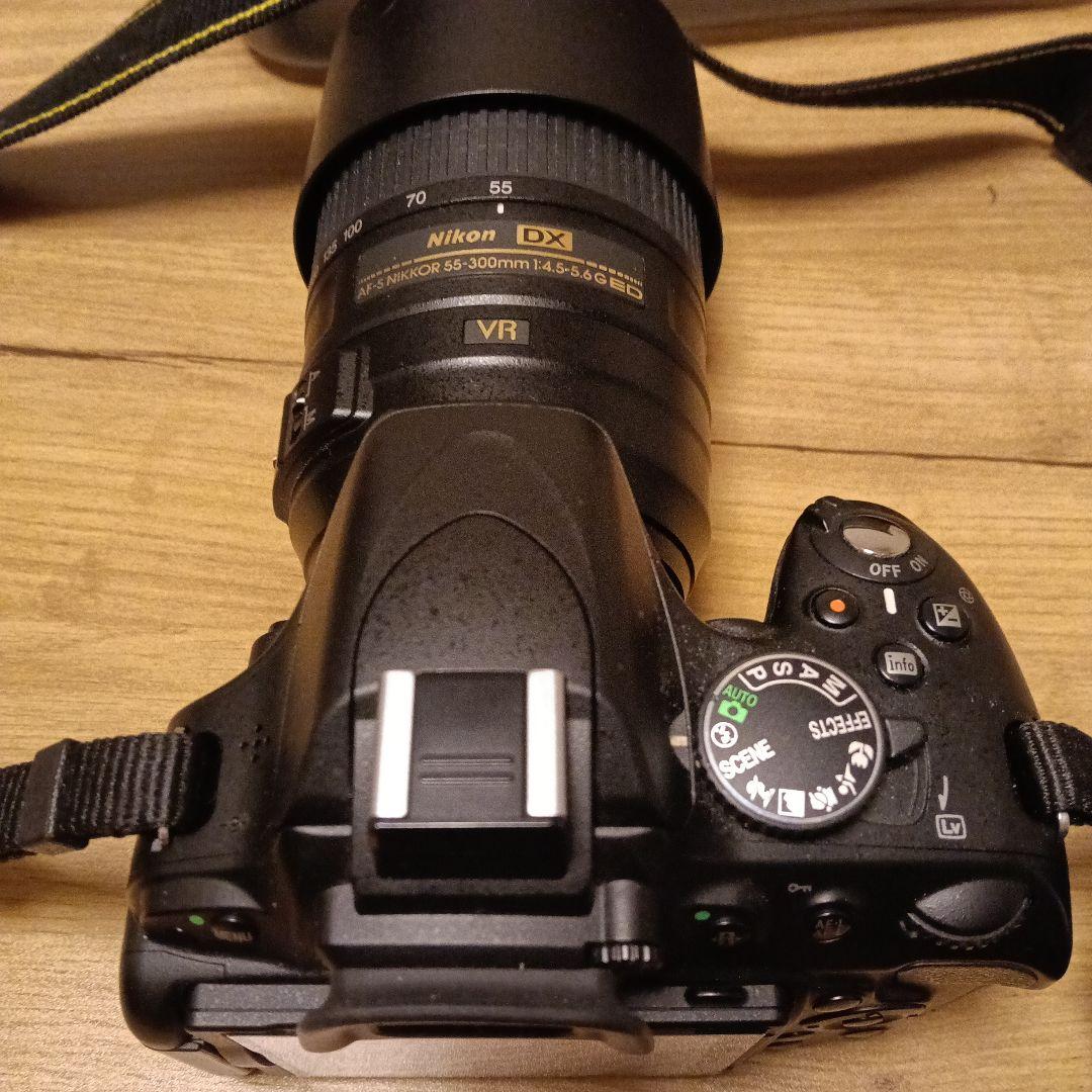 Nikon D5100 デジタル一眼レフカメラ ダブルズームキットストラップ付き