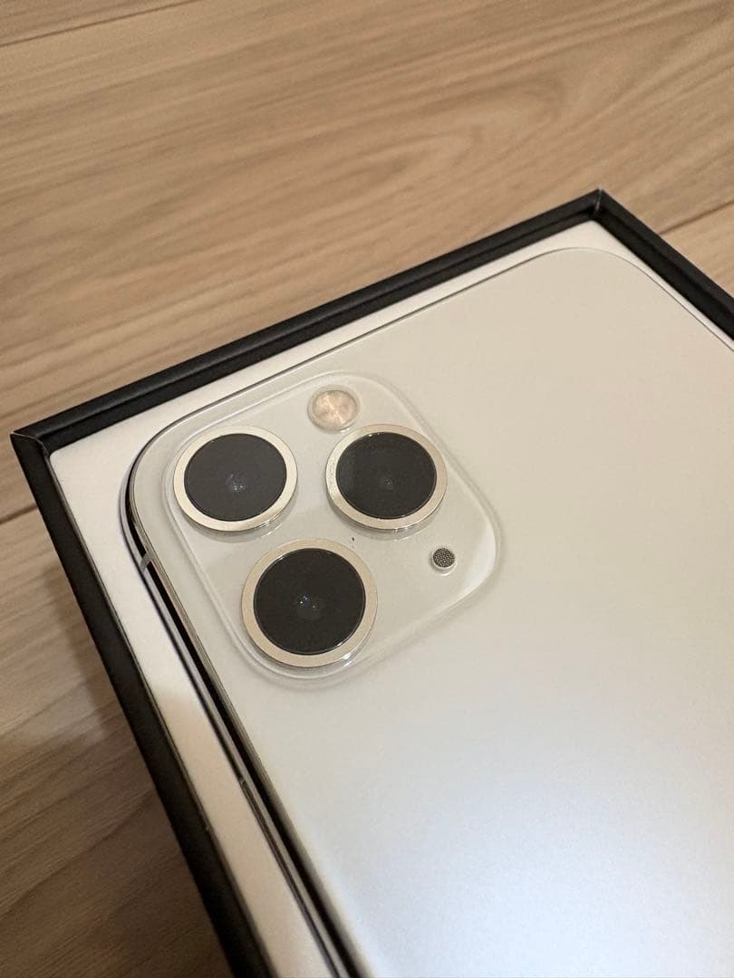 iPhone 11 Pro 256GB シルバー SIMフリー