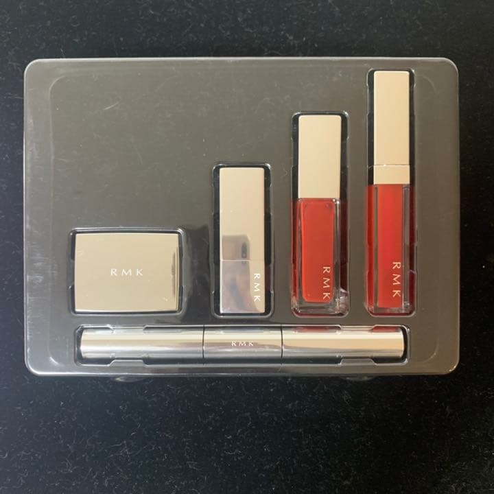 RMK ホリデールックレッドメイクアップキット2020