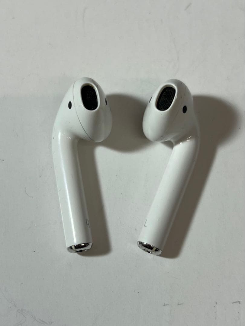 AirPods 第2世代　ワイヤレスイヤホン　音楽　小物　ホワイト