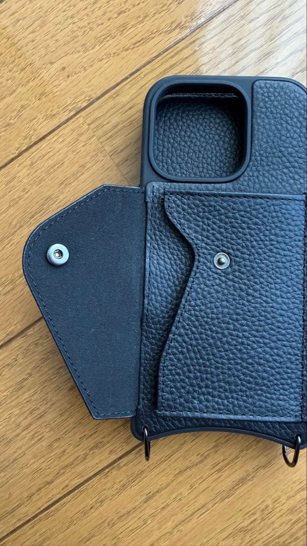 BANDOLIER バンドリヤー iPhone16pro 手帳型ケース