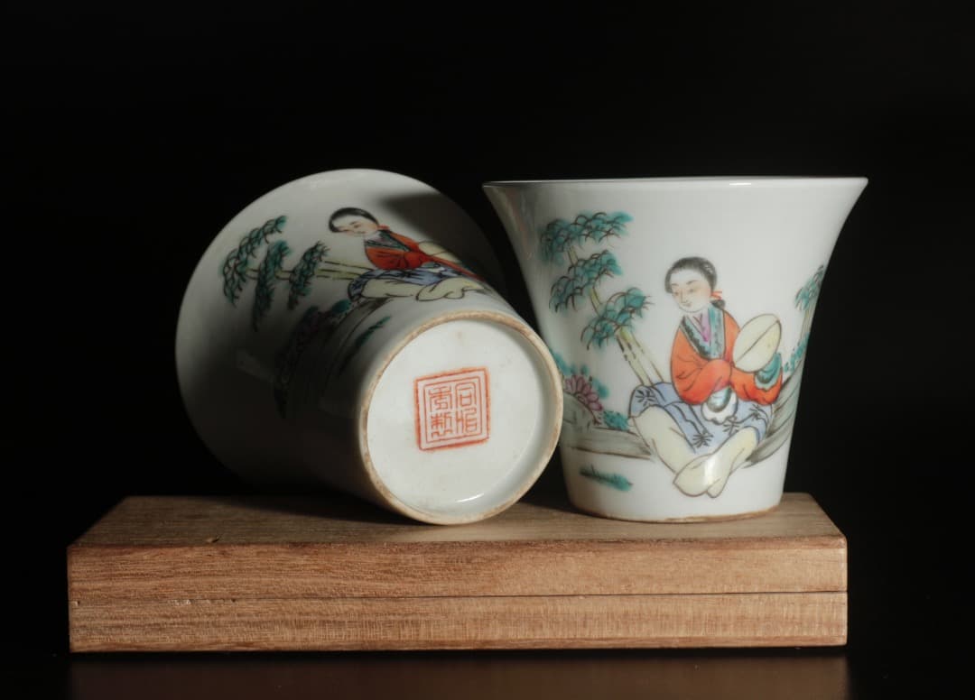 中古 磁器 彩绘仕女图 煎茶碗 一对 同治年制款 人物绘付 茶器揃 CL0025
