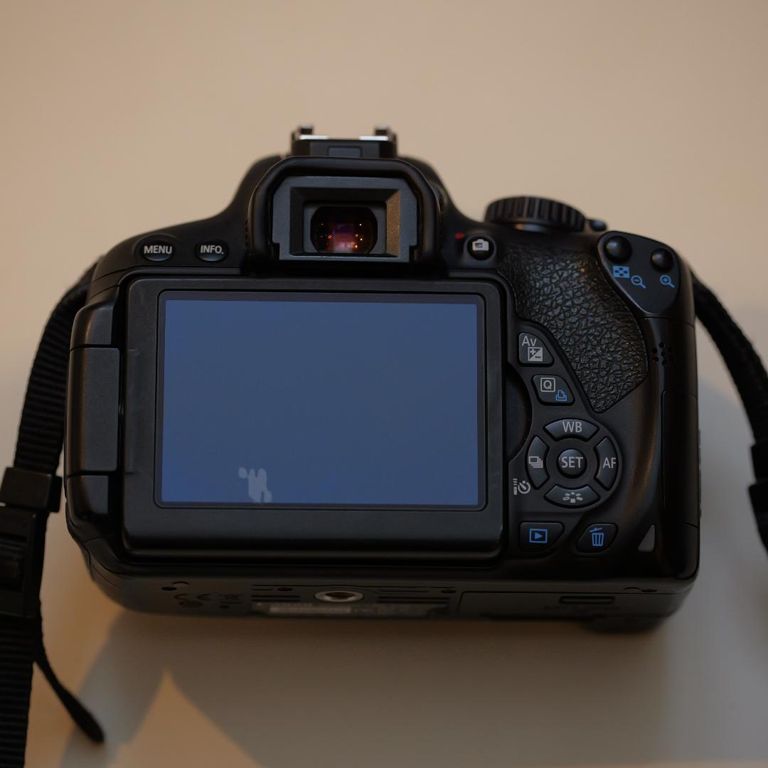 【純正バッテリー5個付】Canon EOS Kiss X6i ボディ
