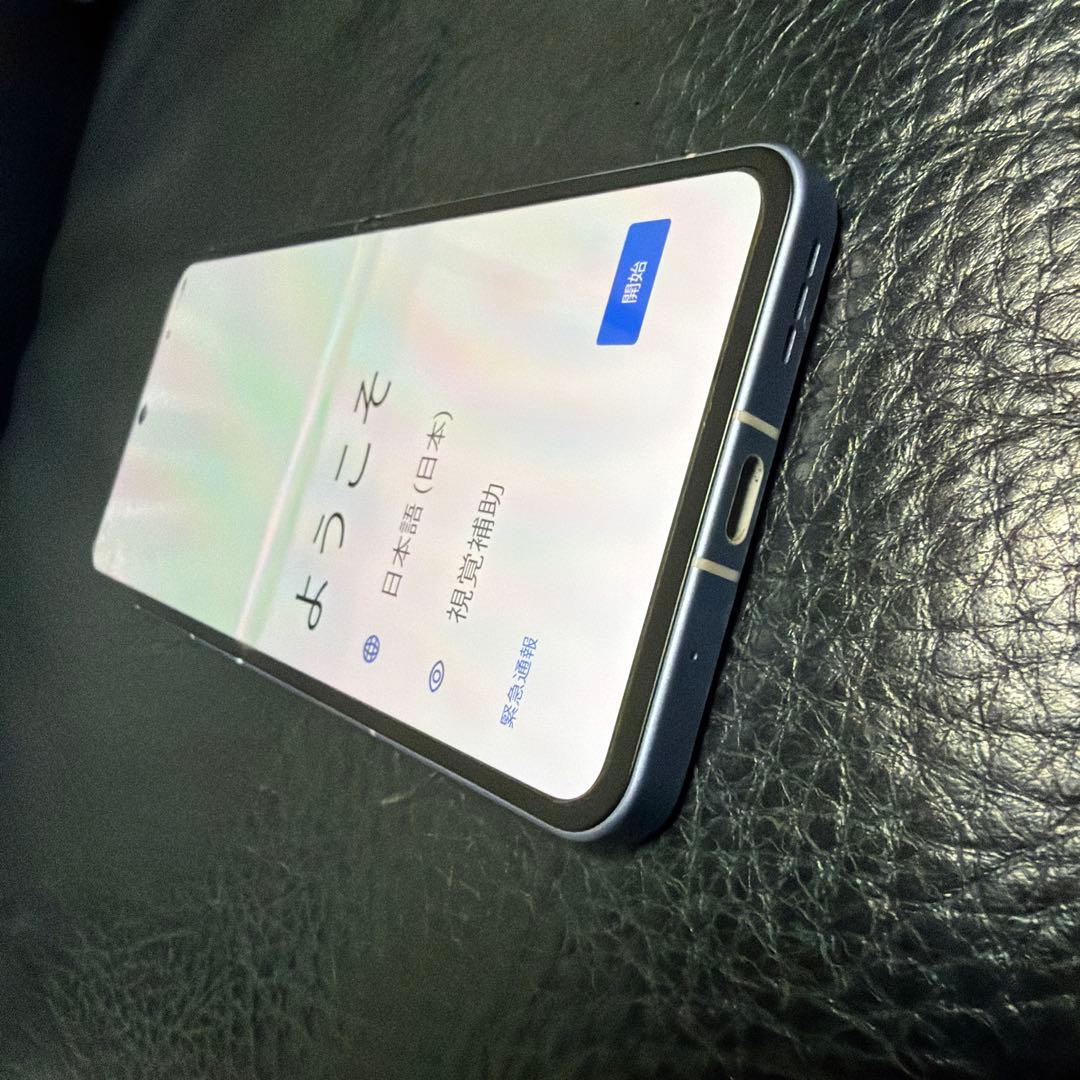 中古美品　Libero Flip本体　折りたたみスマホ　LANVIN新品ケース付