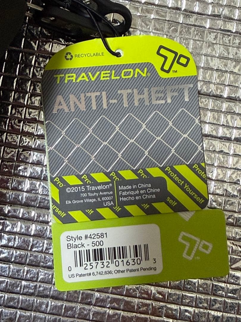 新品 TRAVELON セーフティリュック 盗難防止