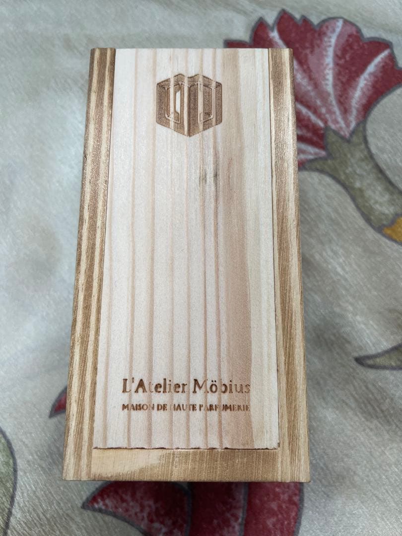 その他 MOBIUS FRAGRANCES EmeraldSandal Oudh50%