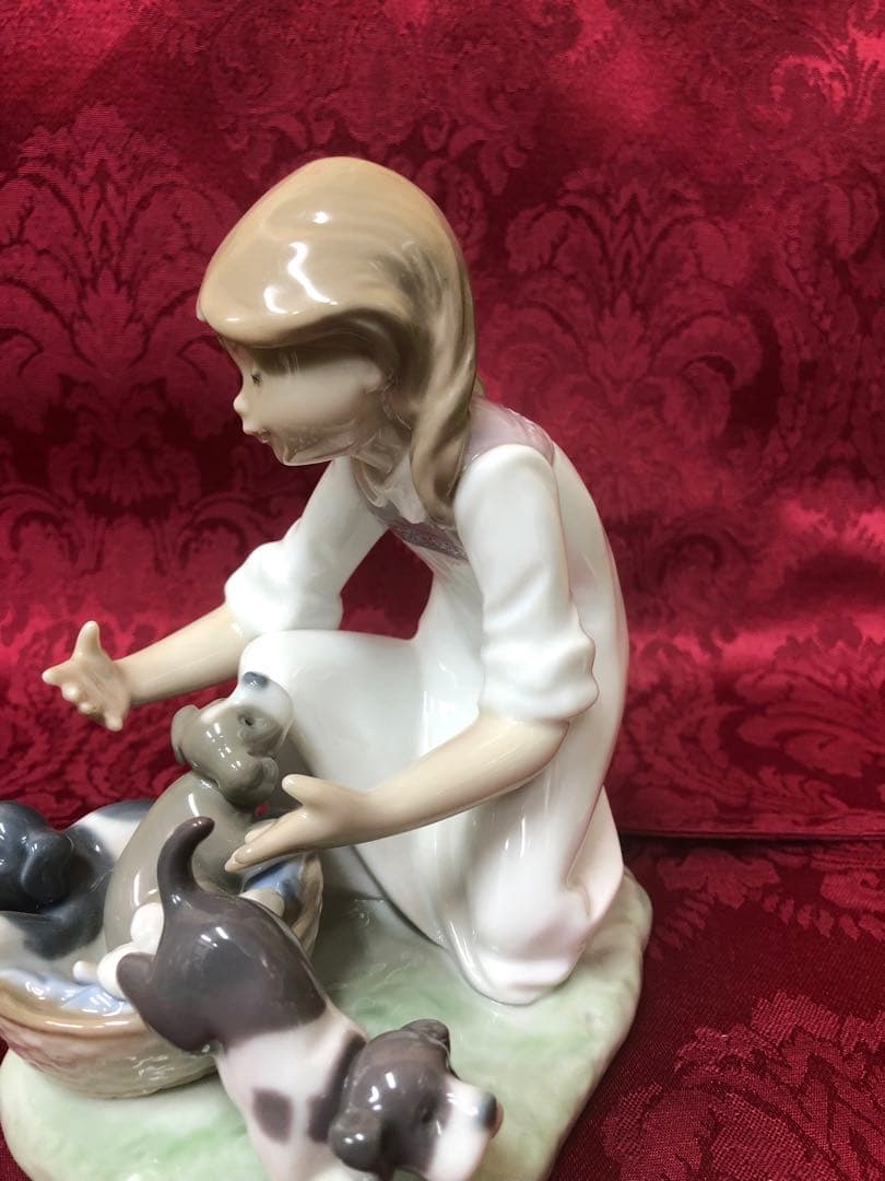 【美品】LLADRO リヤドロ　こっそりお外へ　高級磁器