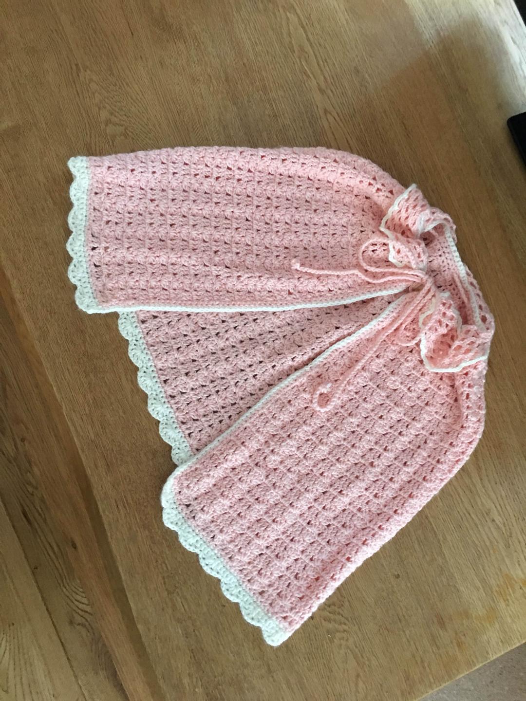 手編み 桜色❣️ピンクのポンチョ☆フリーサイズ 新　初節句　お雛様　ひなまつり