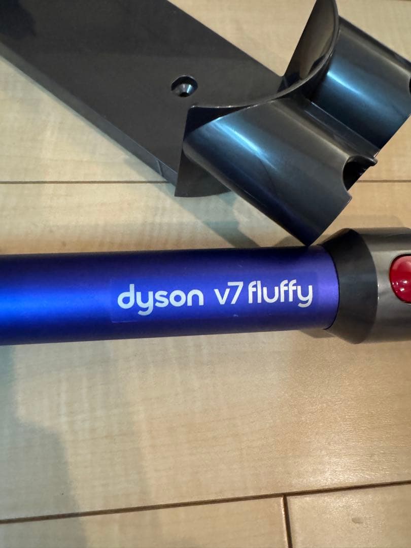 Dyson V7 fluffy towerスタンド、バッテリー交換済み