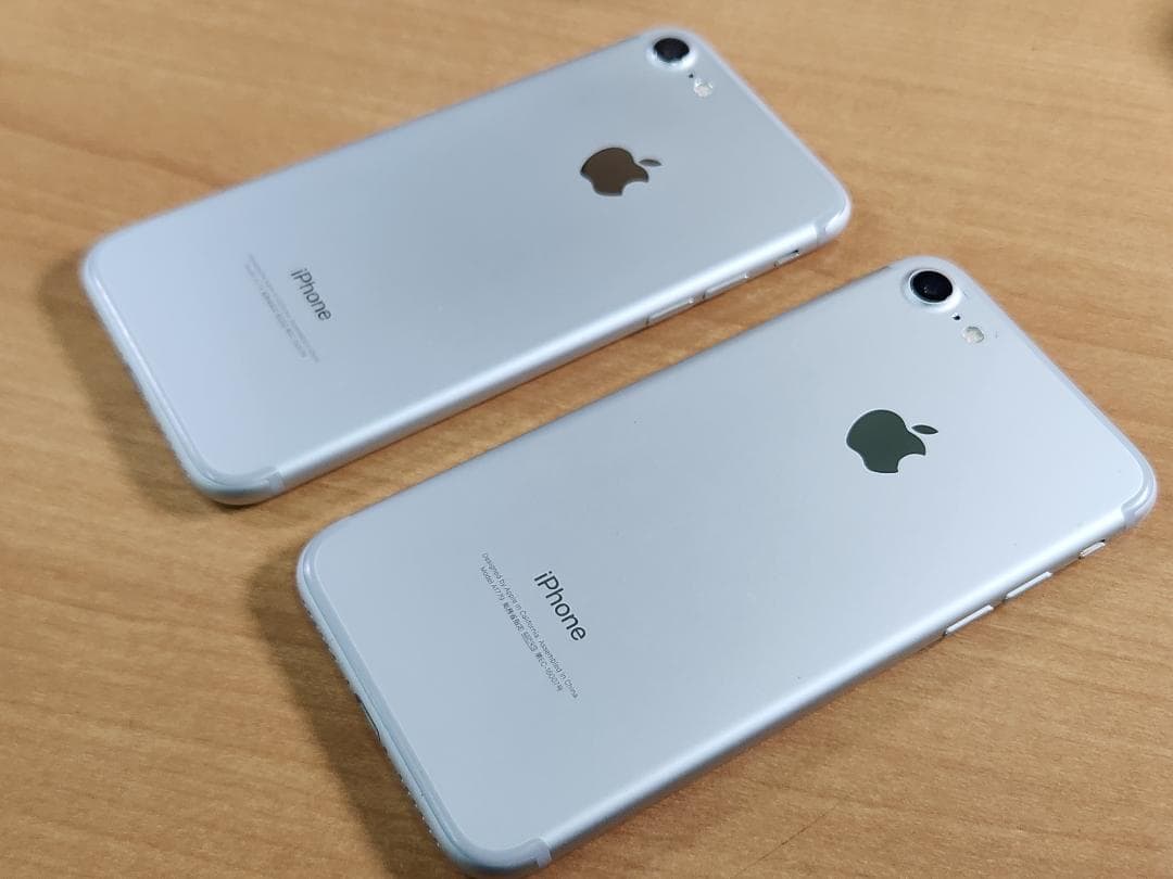 031700J iPhone7 A1779 32GB 2台