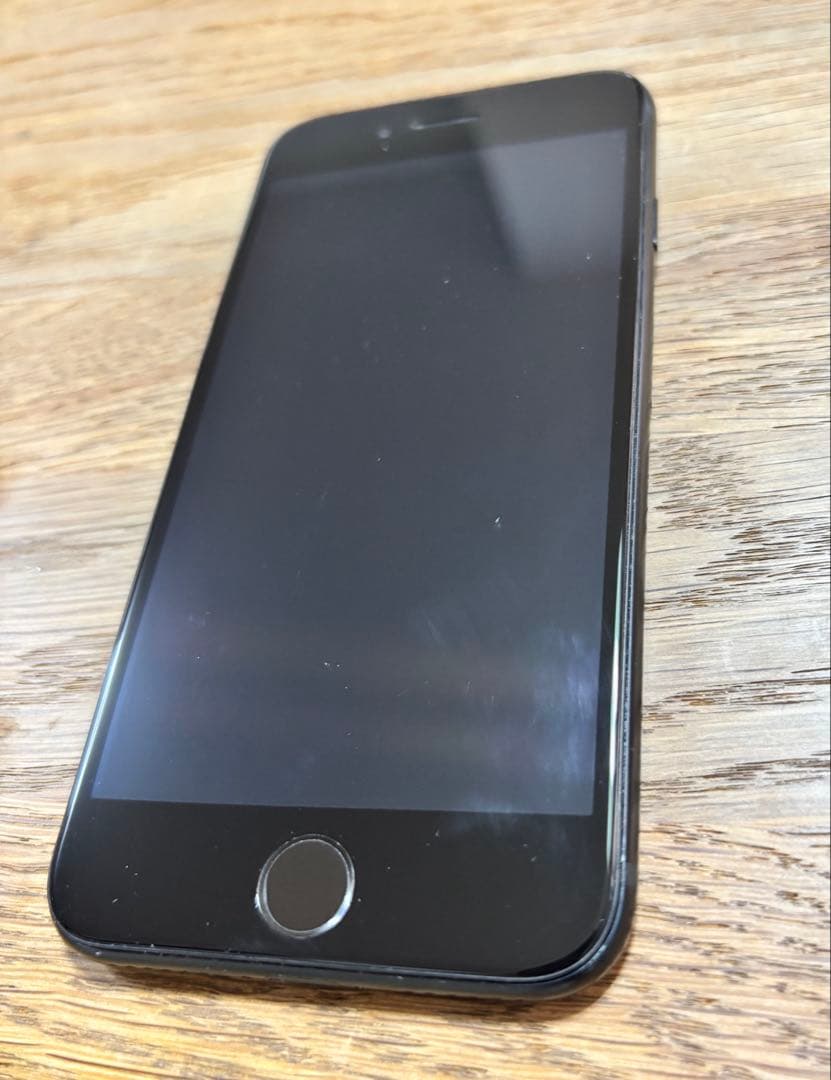 古*賀様 Apple iPhone SE 第3世代　黒　ブラック