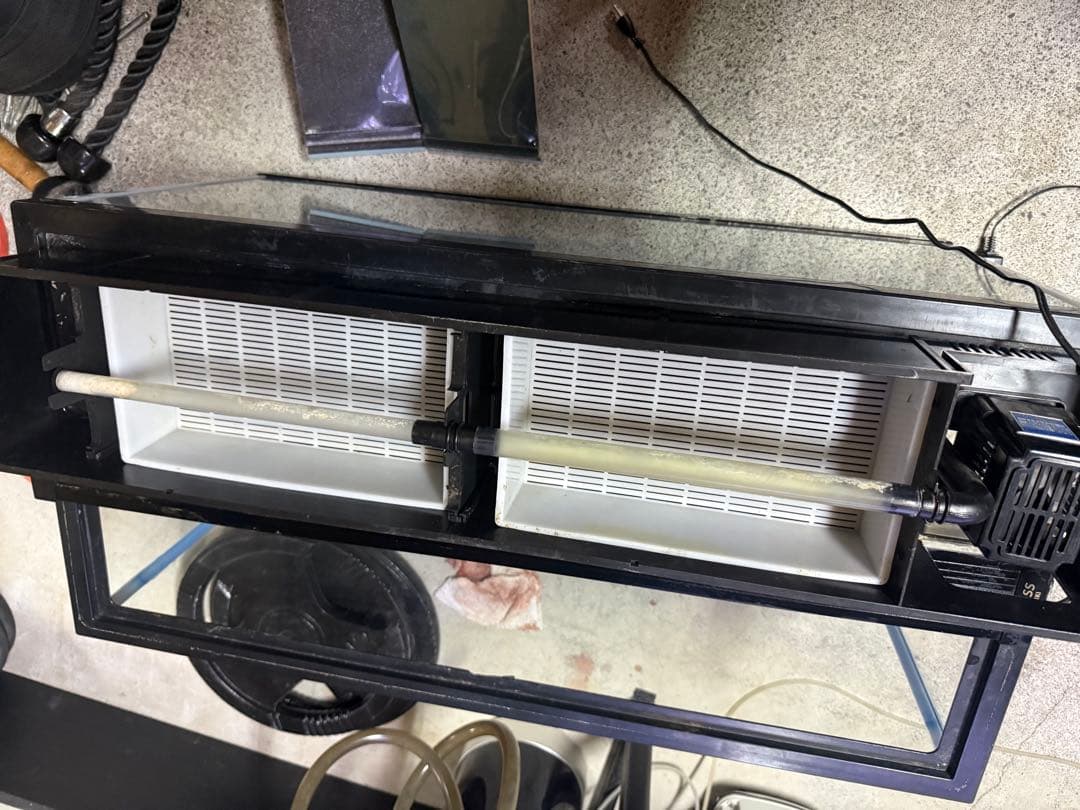 90cm水槽フルセット（水槽、上部濾過、LED、エアーポンプ）引き取りのみ