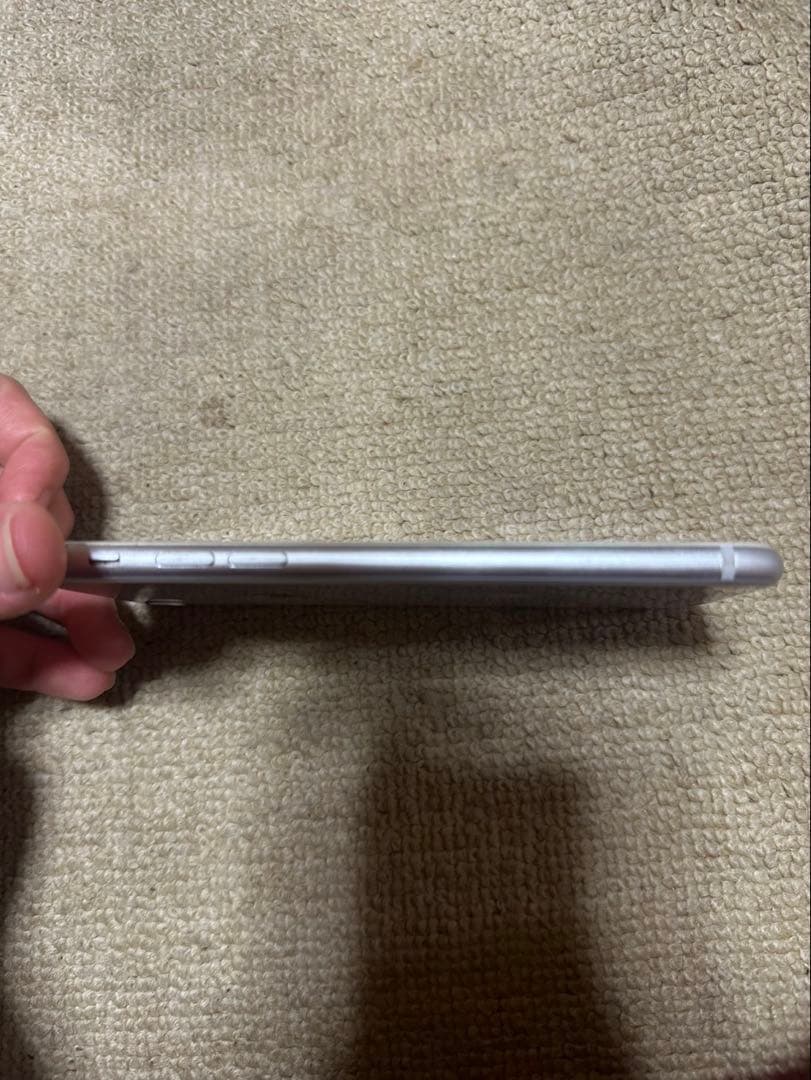 iPhone8 シルバー 64GB SIMロックあり(au)