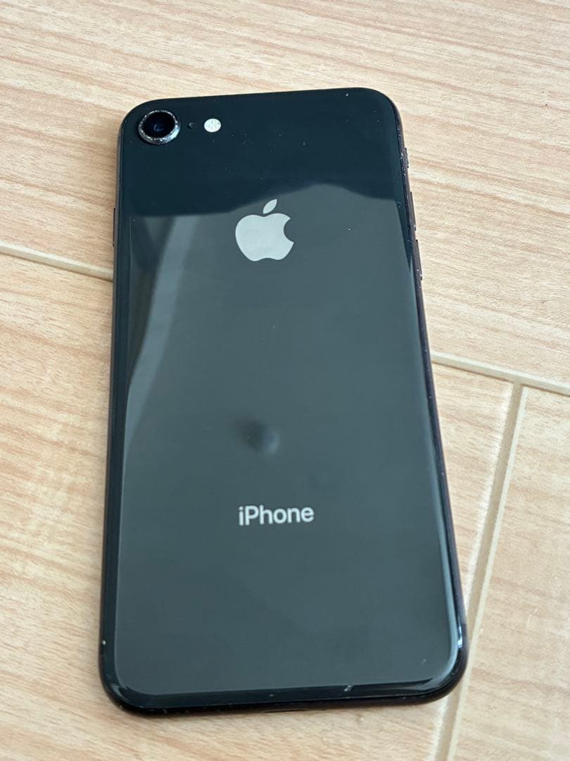 Apple iPhone 8 64GB スペースグレー