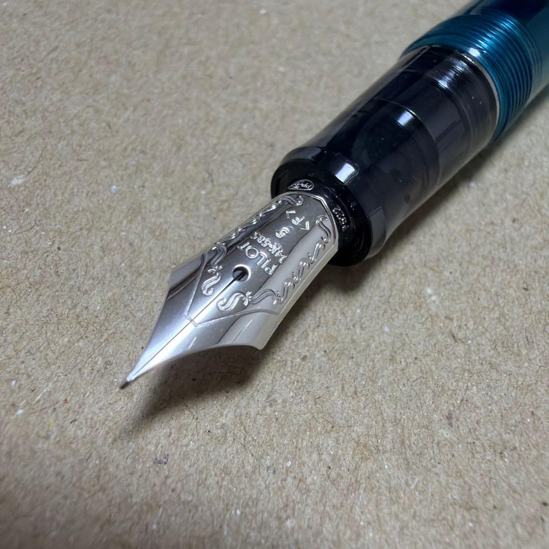 新品 廃盤 PILOT カスタム74 万年筆 クリア ターコイズグリーン F