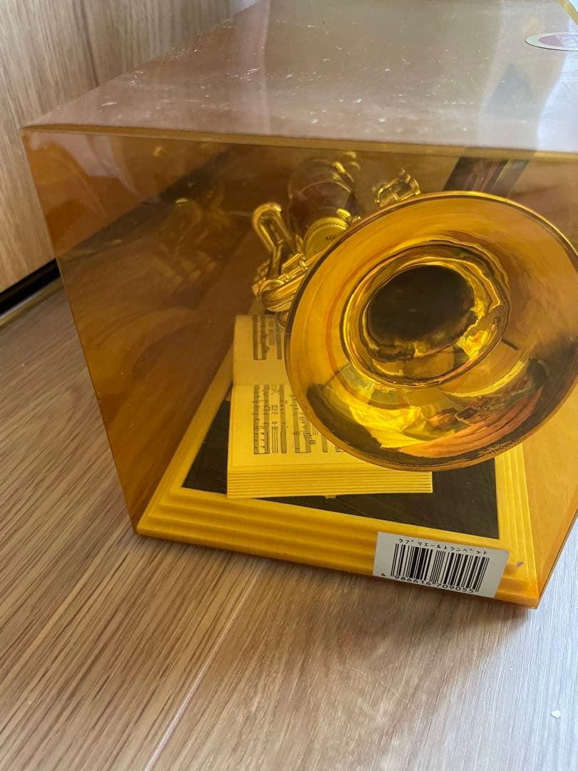 La Priere ゴールド グランドピアノ お酒他