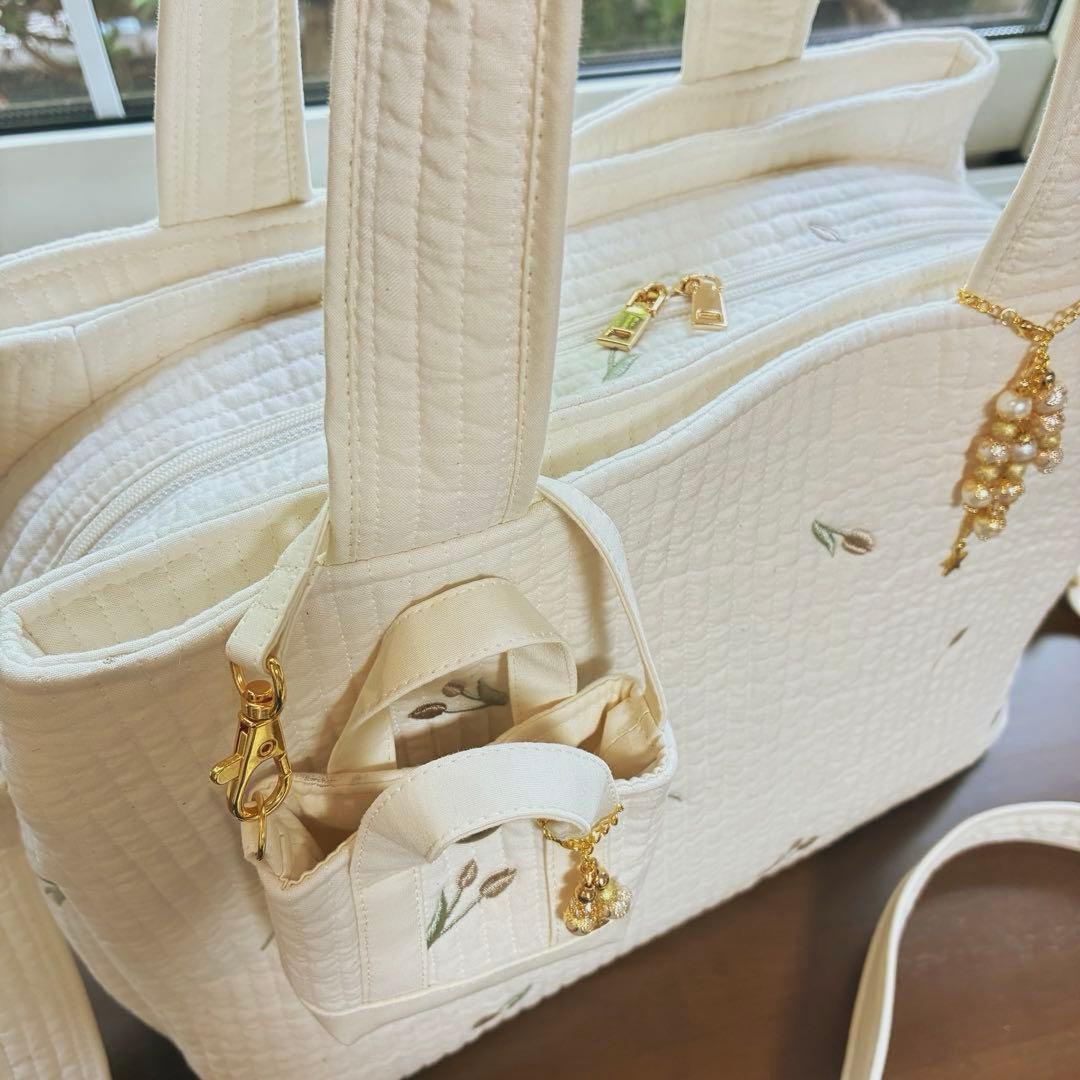 オフホワイト×チューリップ　3ルームズバッグ　ヌビバッグ　真ん中高