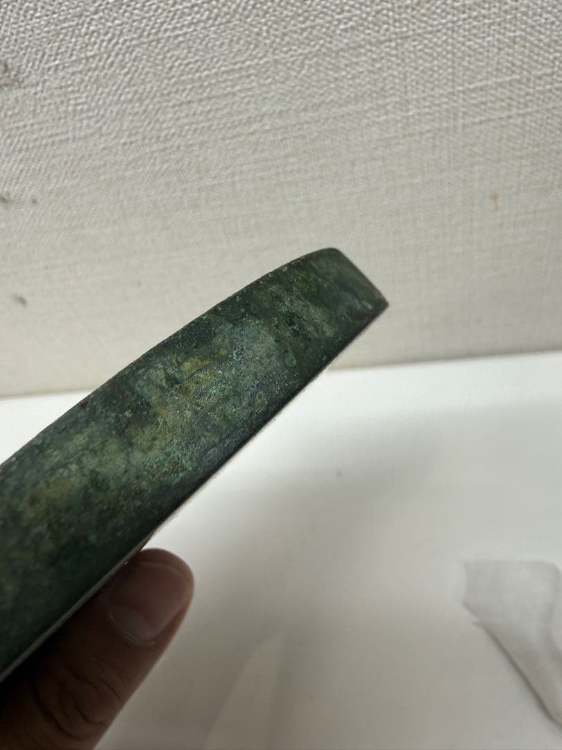 青銅製の古鏡　年代不明