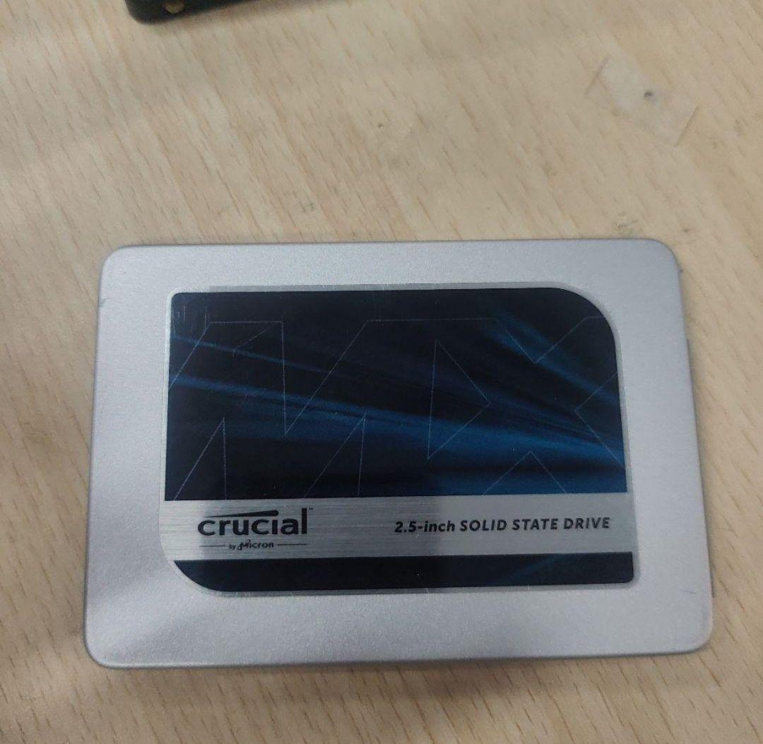MX300 525GB 2.5インチSSD crucial