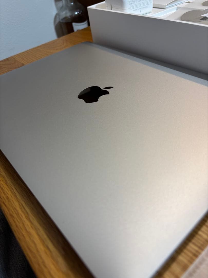 MacBook Air (M1, 2020) 13インチ（保護フィルム付き）