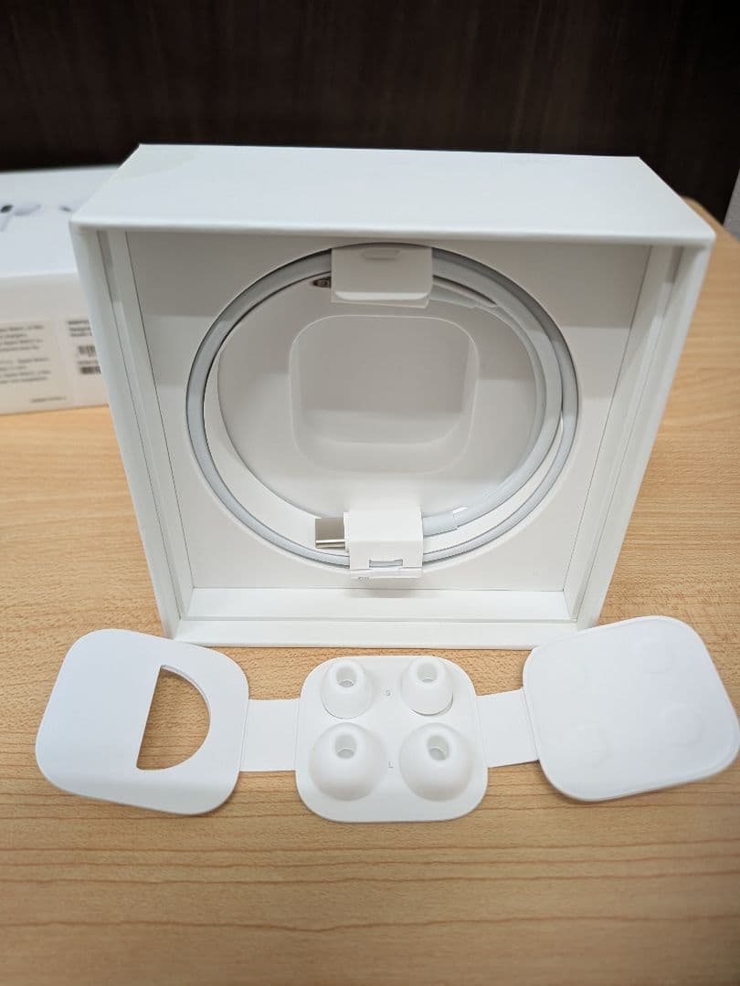 AirPods Pro A2084 イヤホン