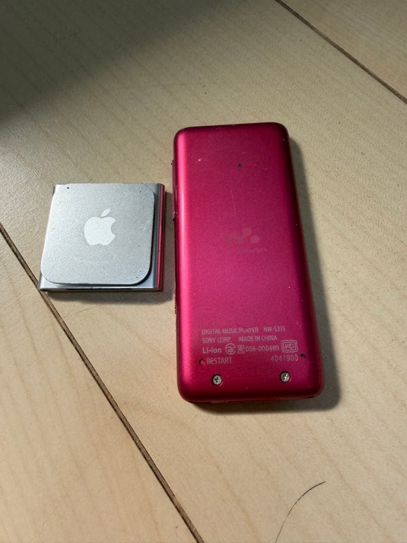ポータブルプレーヤー Apple iPod nano /Sony Walkman