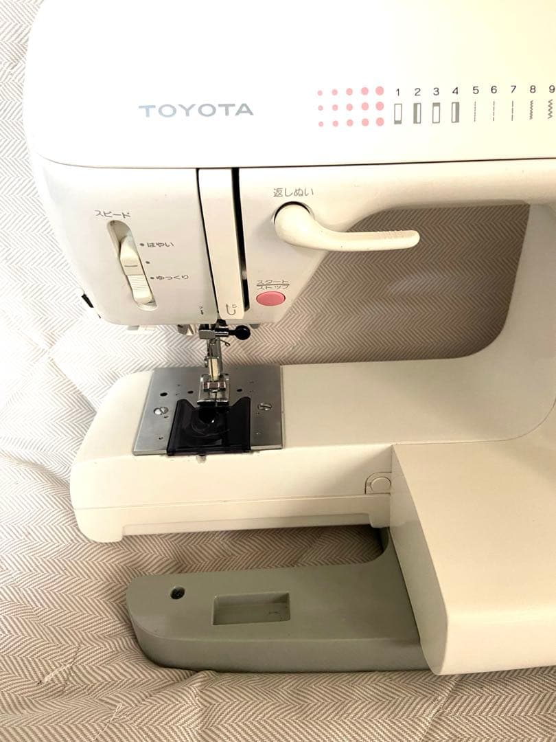 【美品⭐️動作確認済】TOYOTAミシン アイシン精機　家庭用小型電動電気ミシン