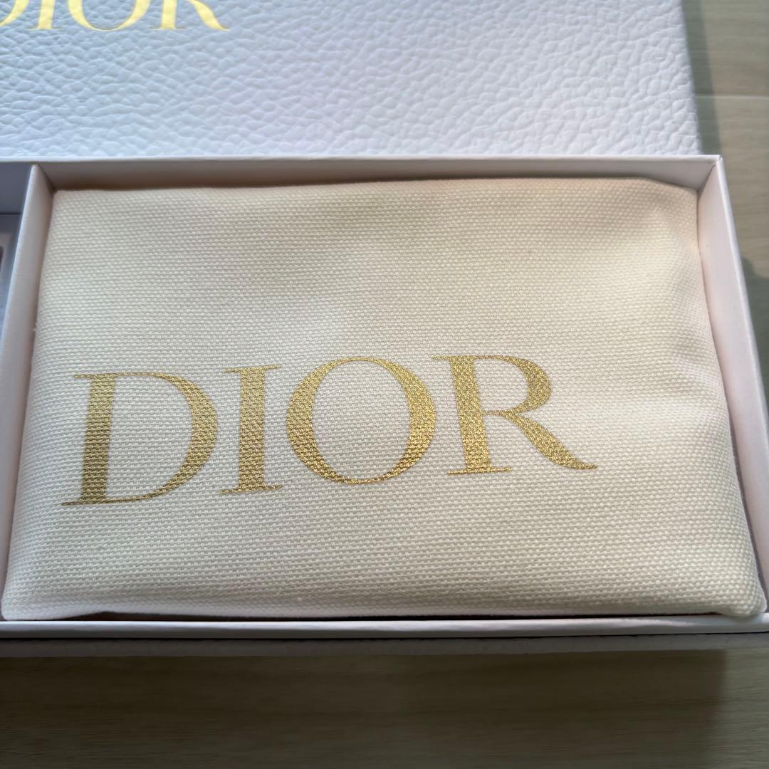 Miss Dior バースデーギフト トラベルセット