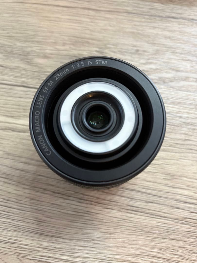 Canon EF-M28-3.5 マクロ　IS STM