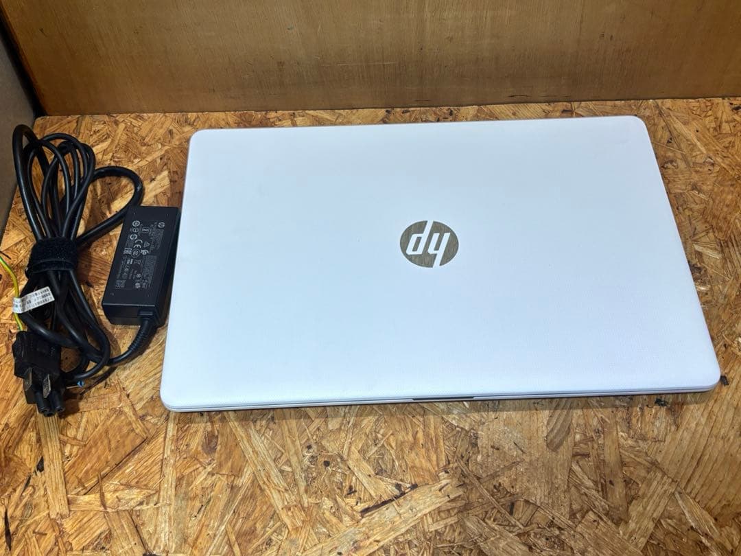 ノートパソコン HP Laptop 15-bs005TU Win10 4GB