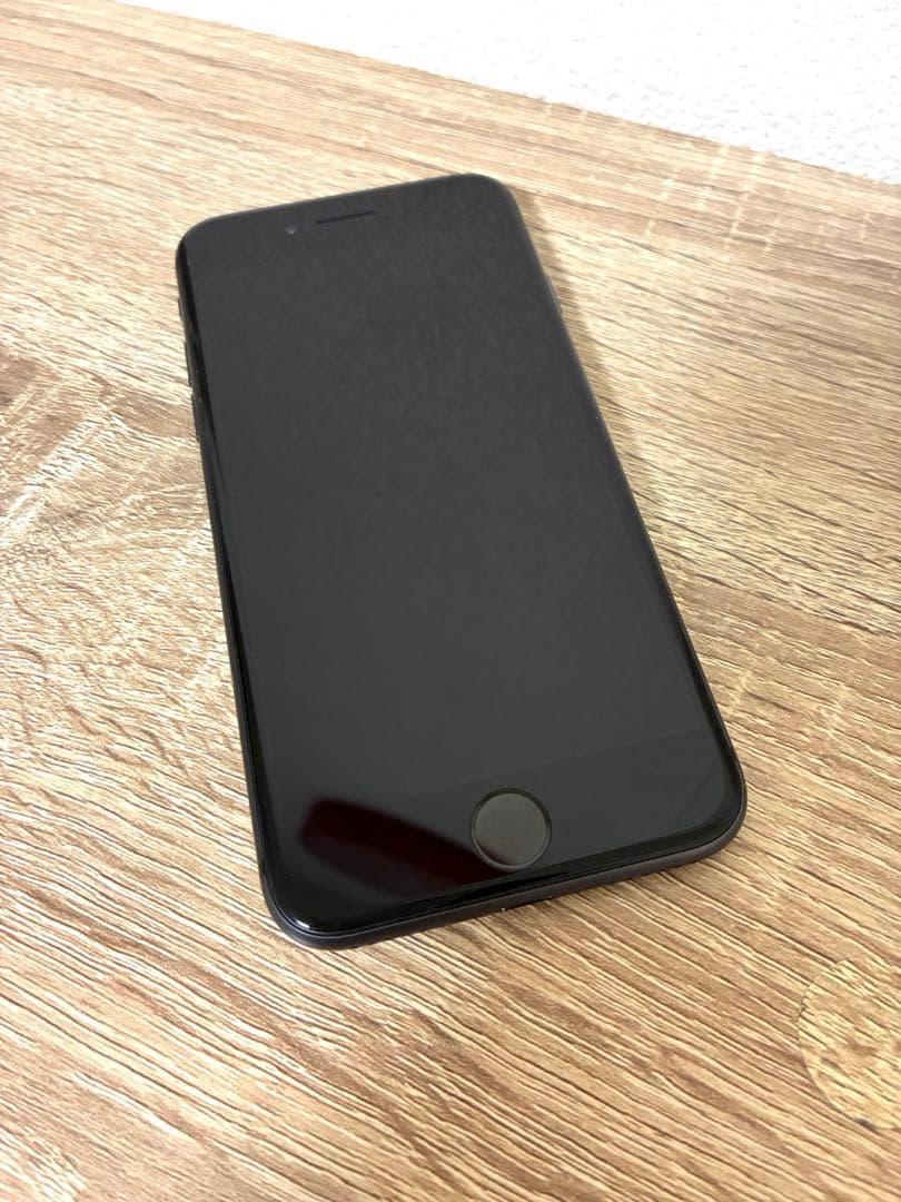 【美品】iPhone8 64GB スペースグレー SIMフリー 容量73% 本体