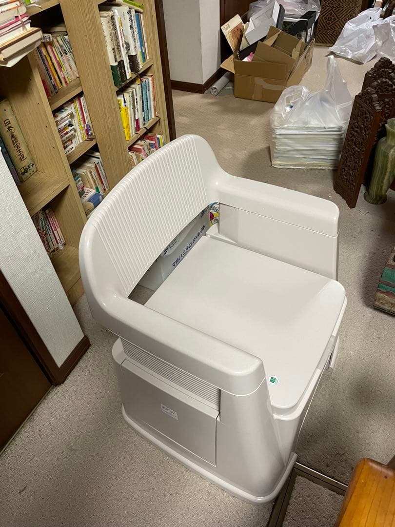 【新品未使用】トンボ　ポータブルトイレ背もたれ型