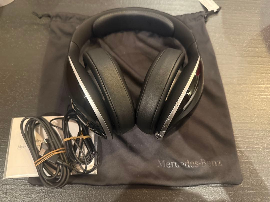【新品】Mercedes-Benz ブラックヘッドフォン