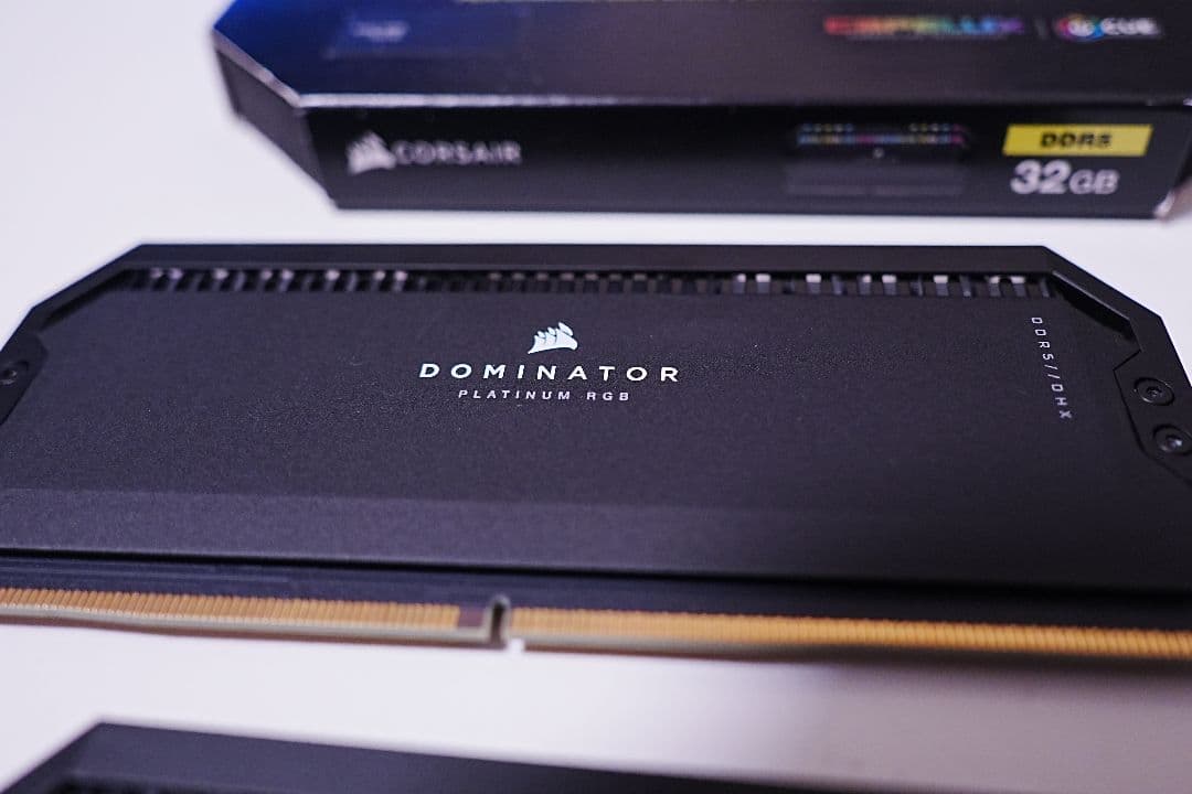 メモリー corsair DOMINATOR PLATINUM RGB 32GB DDR5
