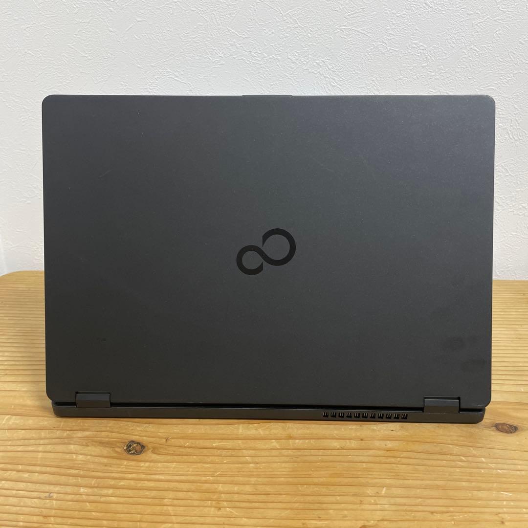 LIFEBOOK U7311/F Core i5／メモリ16GB／SSD1TB