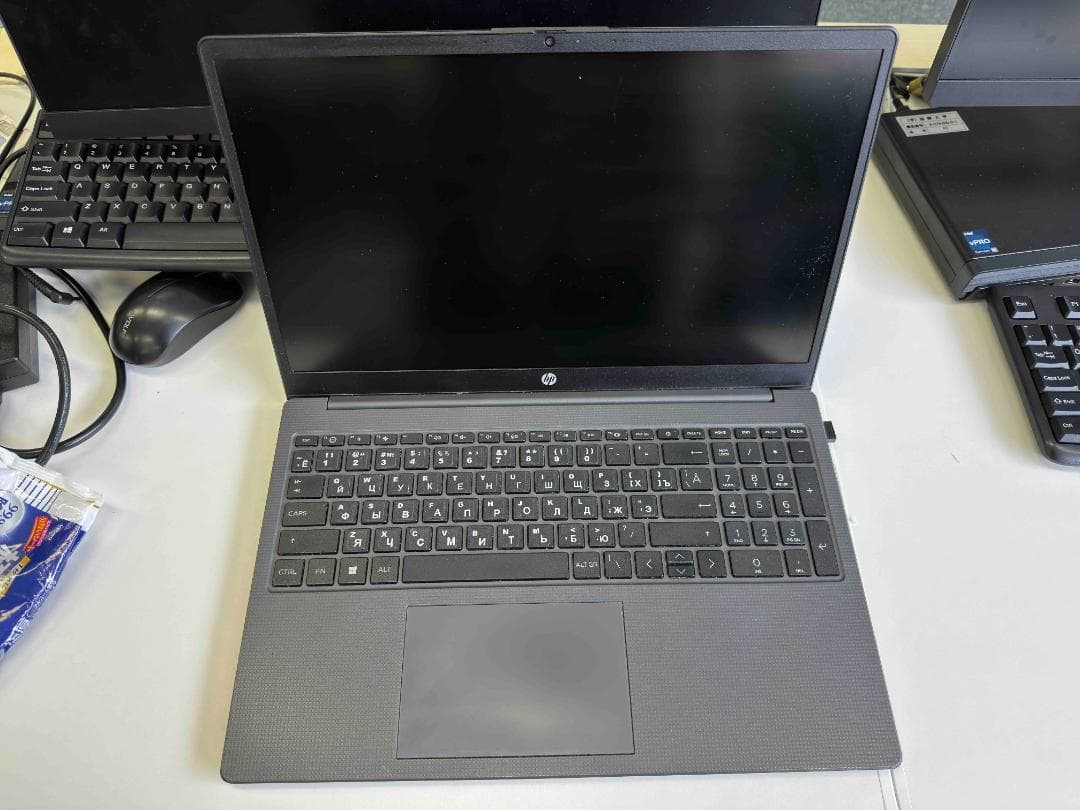 HPの15.6インチノートパソコン。AMD Ryzen 3 8GB/512GB