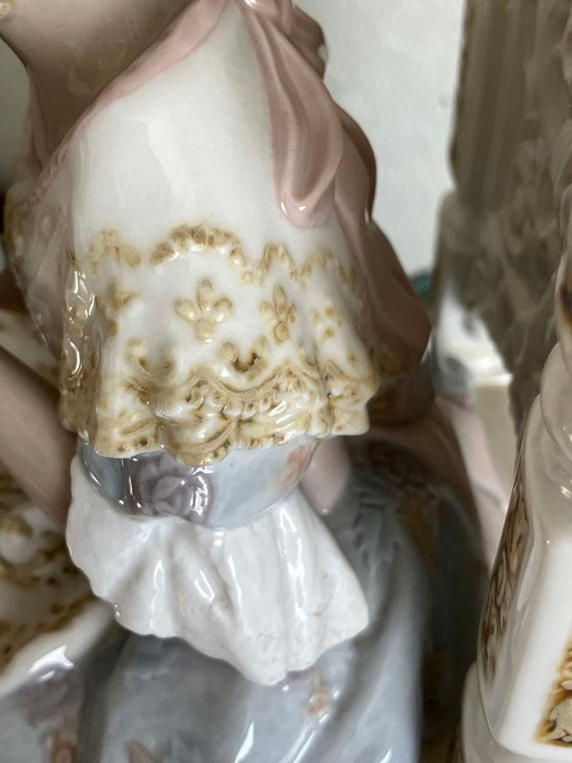 LLADRO リアドロ　花束を持つ貴婦人