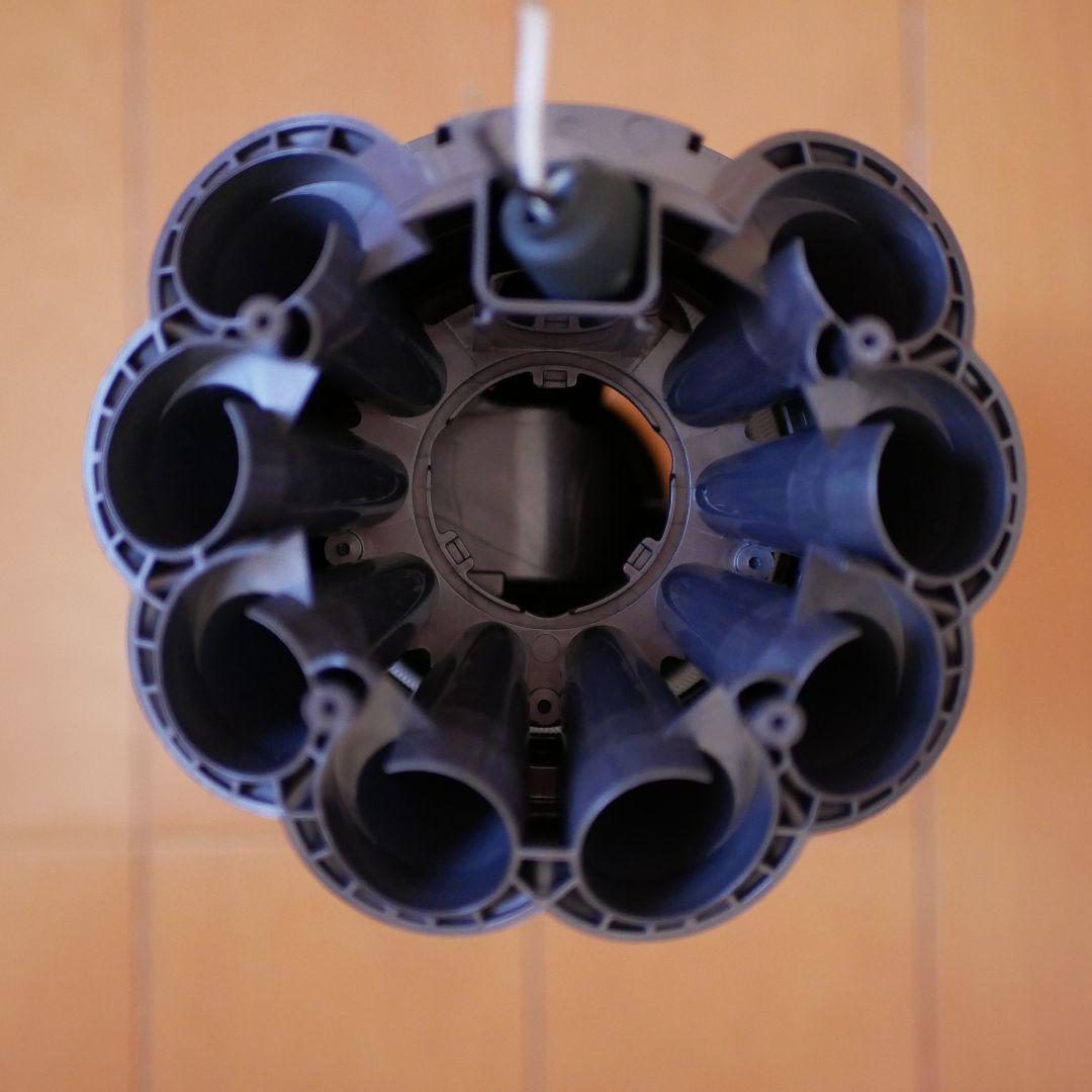 Dyson SV18Digital Slim 本体のみ　分解洗浄済み　中古美品