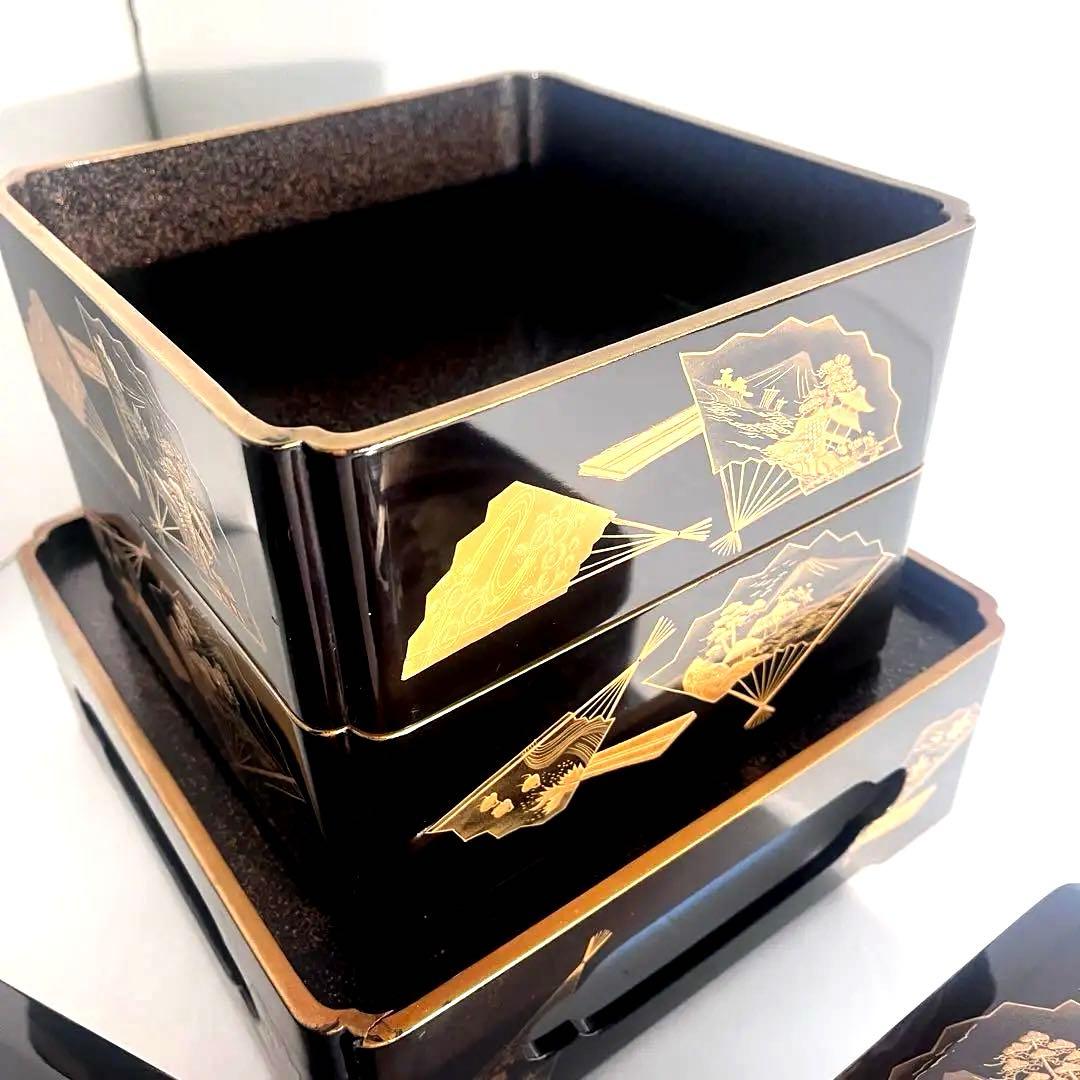 蒔絵　四段重　平台付　木製重箱　漆塗り　金彩