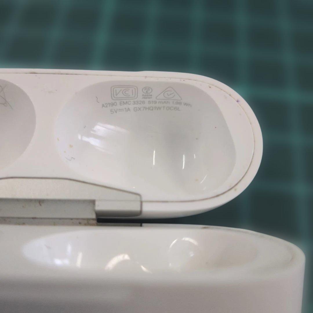 Apple AirPods 充電ケース ホワイト