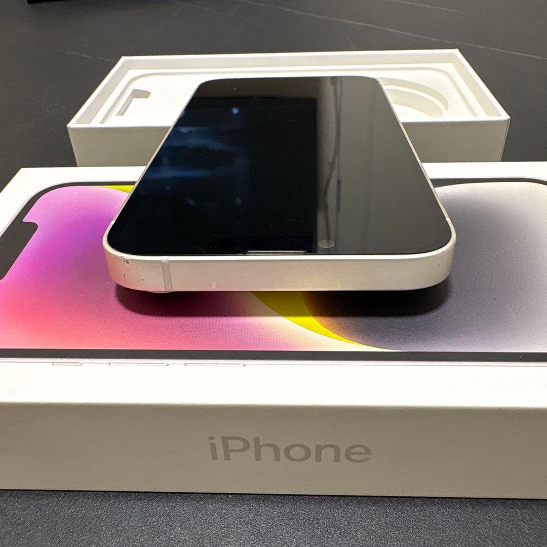 iPhone 14 本体　256GB スターライト