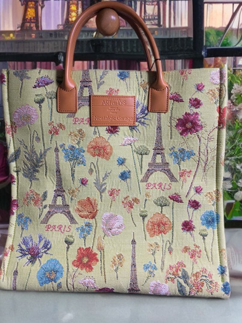 エッフェル塔と花の刺繍トートバッグ　一点もの
