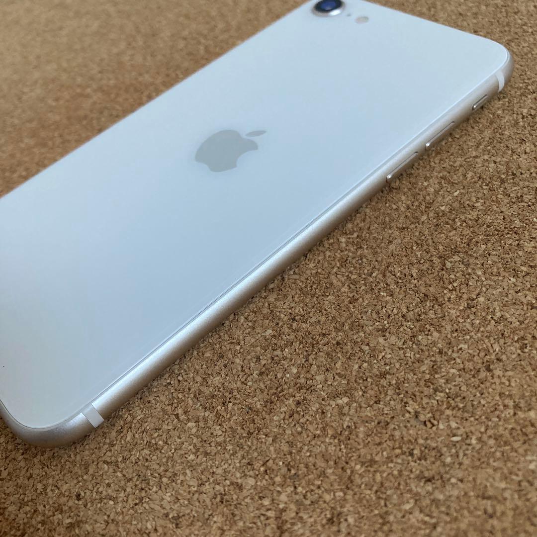 4186【早い者勝ち】電池新品☆iPhoneSE3 64GB SIMフリー☆